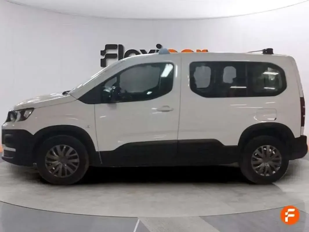 Usado Peugeot Rifter Allure 101 CV (74 kW) 2023 Blanco Monovolumen