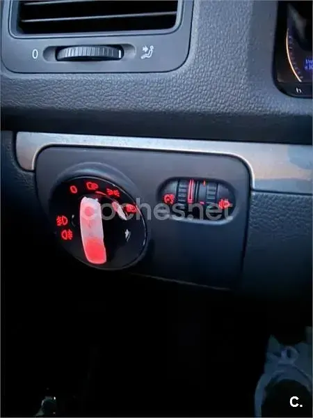 Usado VW Golf IV Highline 140 CV (102 kW) 2005 Rojo Berlina