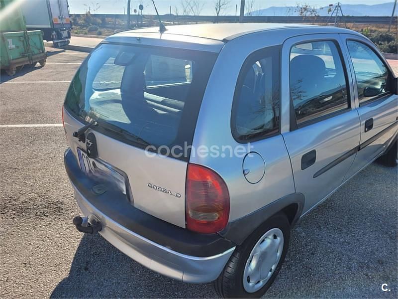Usado Opel Corsa Eco 60 CV (44 kW) 1999 Gris / plata Berlina