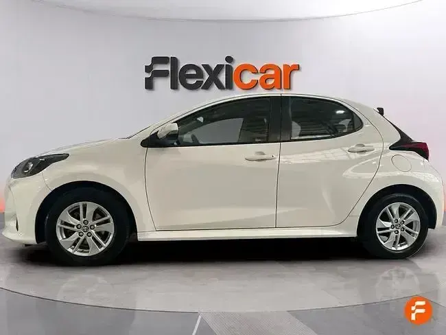 Usado Toyota Yaris Edition 125 CV (91 kW) 2021 Blanco Utilitario