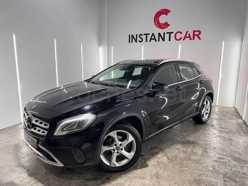 Usado Mercedes GLA200 136 CV (100 kW) 2019 Negro SUV