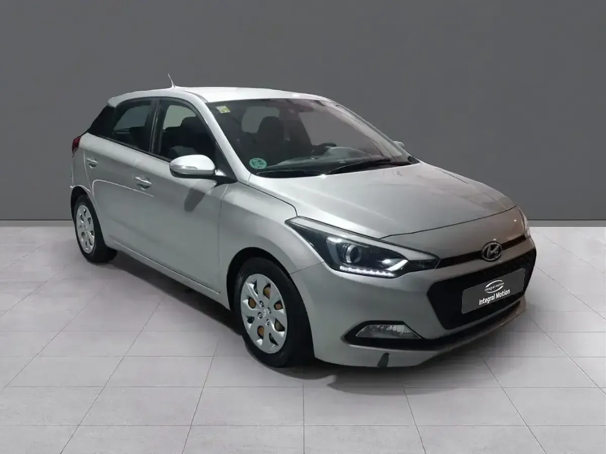 Begagnad Hyundai i20 Style 100 HK (73 kW) 2016 Grå