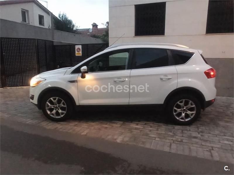 Usado Ford Kuga Trend 140 CV (102 kW) 2009 Blanco SUV