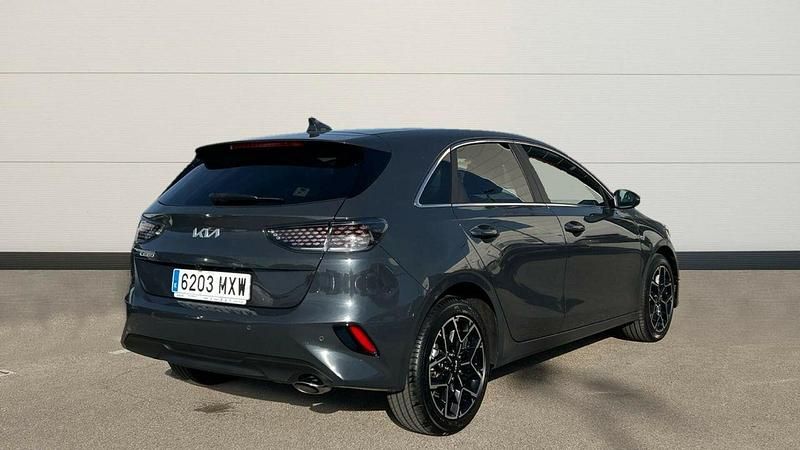 Usado Kia Ceed Style 100 CV (73 kW) 2025 Gris Utilitario