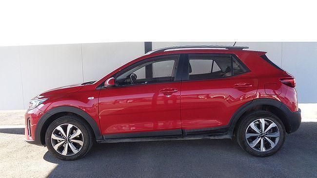 Usado Kia Stonic 79 CV (58 kW) 2024 Rojo SUV