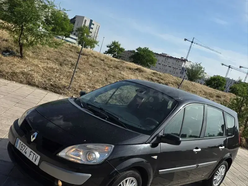 Usado Renault Grand Scénic II Privilege 105 CV (77 kW) 2007 Negro Monovolumen