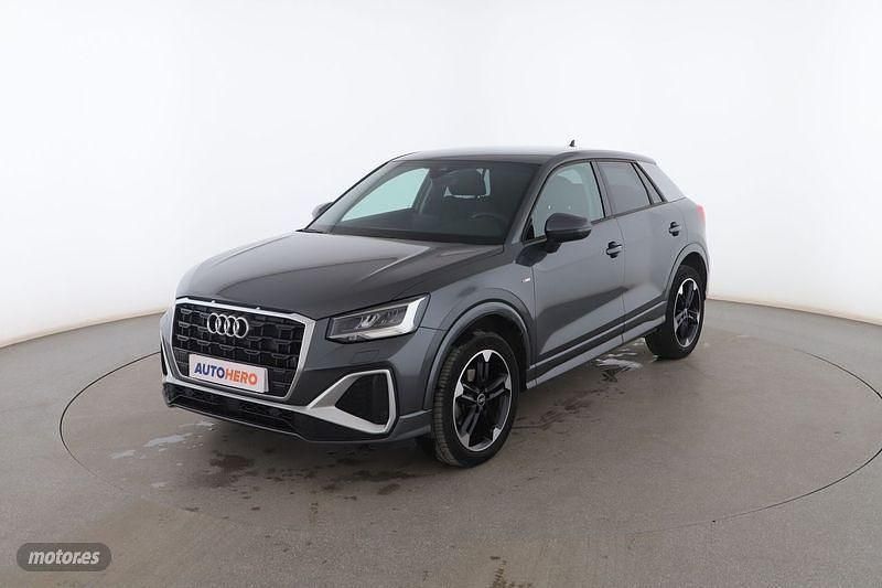 Gris Usado 2022 Audi Q2 S-Line SUV | 28.399 € (Caro) - Imagen 1/3