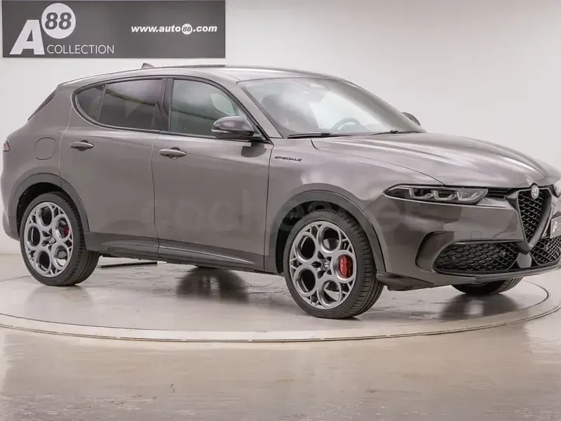Usado Alfa Romeo Tonale Edizione Speciale 130 CV (95 kW) 2022 Gris / plata SUV