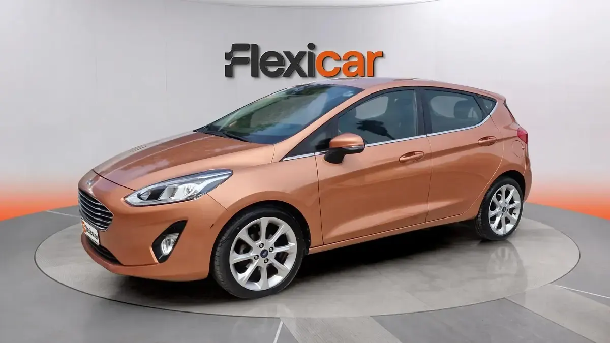 Usado Ford Fiesta Titanium 85 CV (62 kW) 2018 Naranja Utilitario