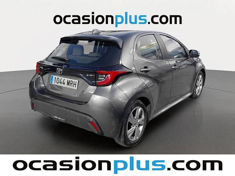 Usado Toyota Yaris Hybrid Active 116 CV (85 kW) 2024 Blanco Berlina