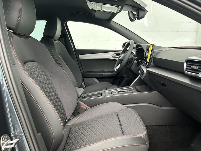 Usado Seat Leon ST FR 150 CV (110 kW) 2024 Gris Familiar