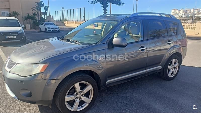 Usado Mitsubishi Outlander 140 CV (102 kW) 2007 Gris / plata SUV