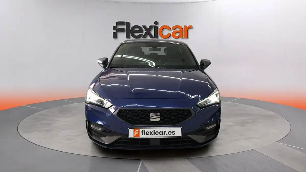 Usado Seat Leon FR 150 CV (110 kW) 2020 Azul Berlina