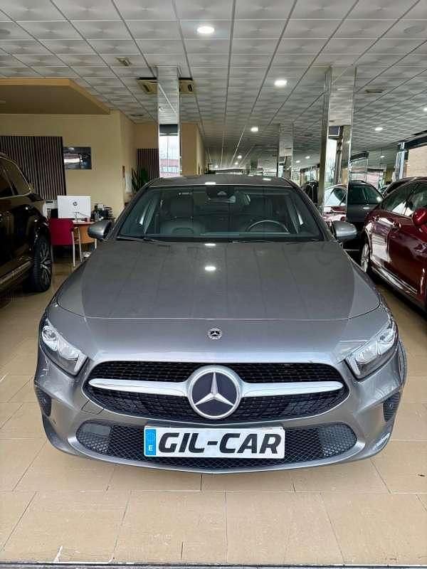 Usado Mercedes A180 116 CV (85 kW) 2021 Gris Berlina