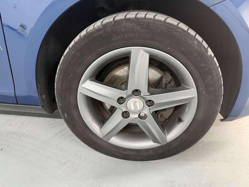 Usado Seat Altea 105 CV (77 kW) 2014 Azul Monovolumen