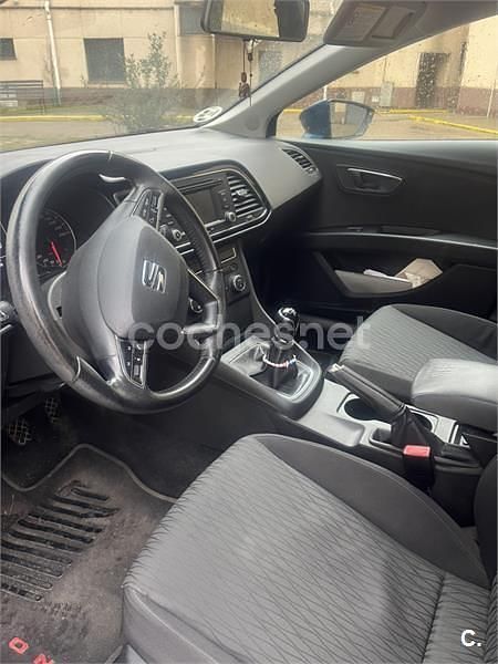 Usado Seat Leon Style 105 CV (77 kW) 2014 Azul Berlina