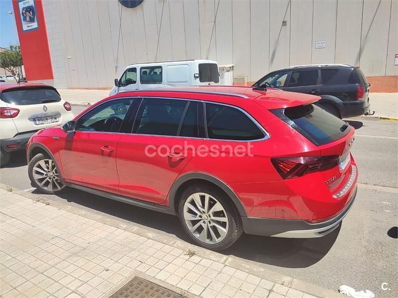 Rojo Usado 2021 Skoda Octavia Familiar | 13.000 € (Precio justo) - Imagen 1/4