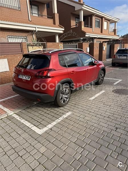 Usado Peugeot 2008 Allure 130 CV (95 kW) 2019 Rojo SUV