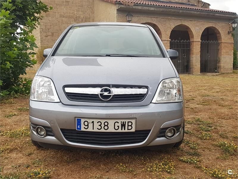 Gris / plata Usado 2010 Opel Meriva Cosmo Monovolumen | 6800 € (Precio justo) - Imagen 1/4