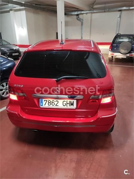 Usado Mercedes B150 95 CV (69 kW) 2008 Rojo Monovolumen