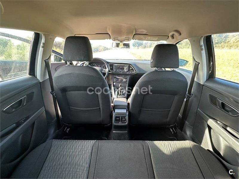 Usado Seat Leon Style 105 CV (77 kW) 2014 Negro Berlina