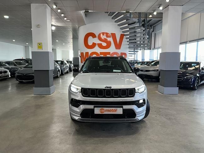 Usado Jeep Compass 240 CV (176 kW) 2022 Gris SUV