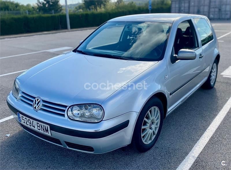 Gris / plata Usado 2001 VW Golf IV Conceptline Berlina | 2950 € (Buen precio) - Imagen 1/4