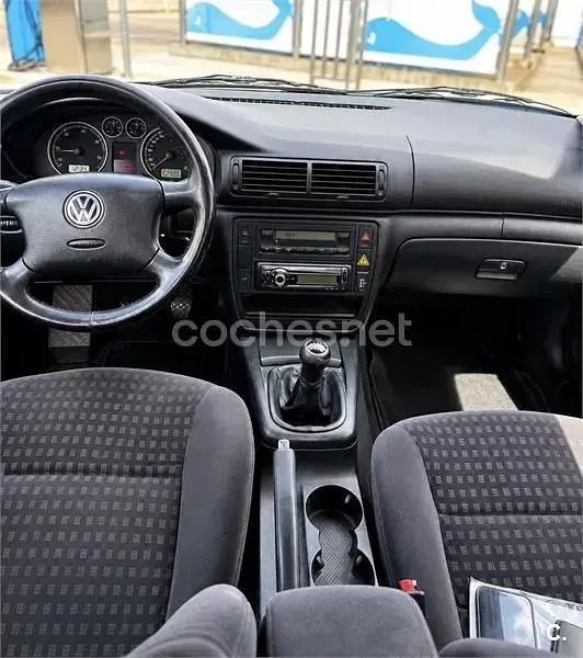 Brugt VW Passat Comfortline 100 HK (73 kW) 2000 Grå Sedan
