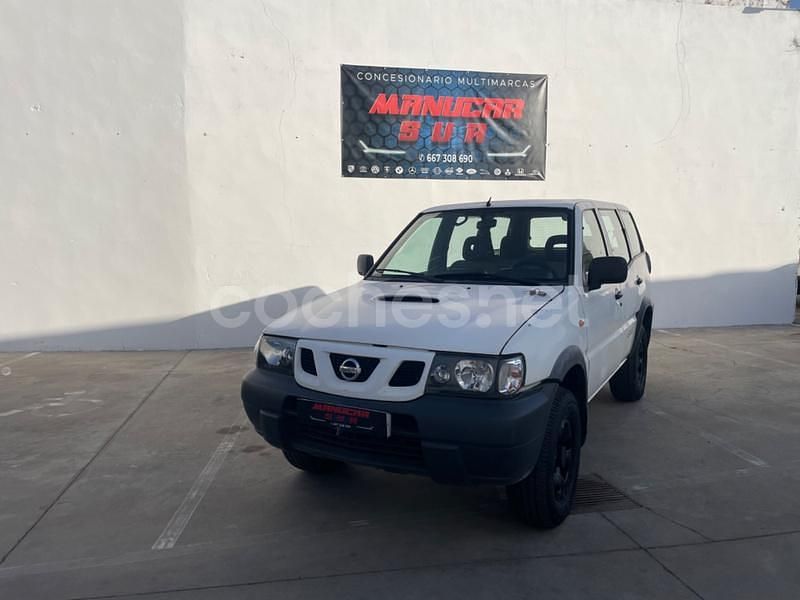 Blanco Usado 2003 Nissan Terrano SUV | 8990 € (Precio justo) - Imagen 1/4