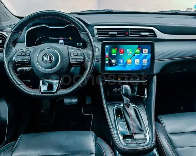 Usado MG ZS Luxury 111 CV (81 kW) 2023 Negro SUV