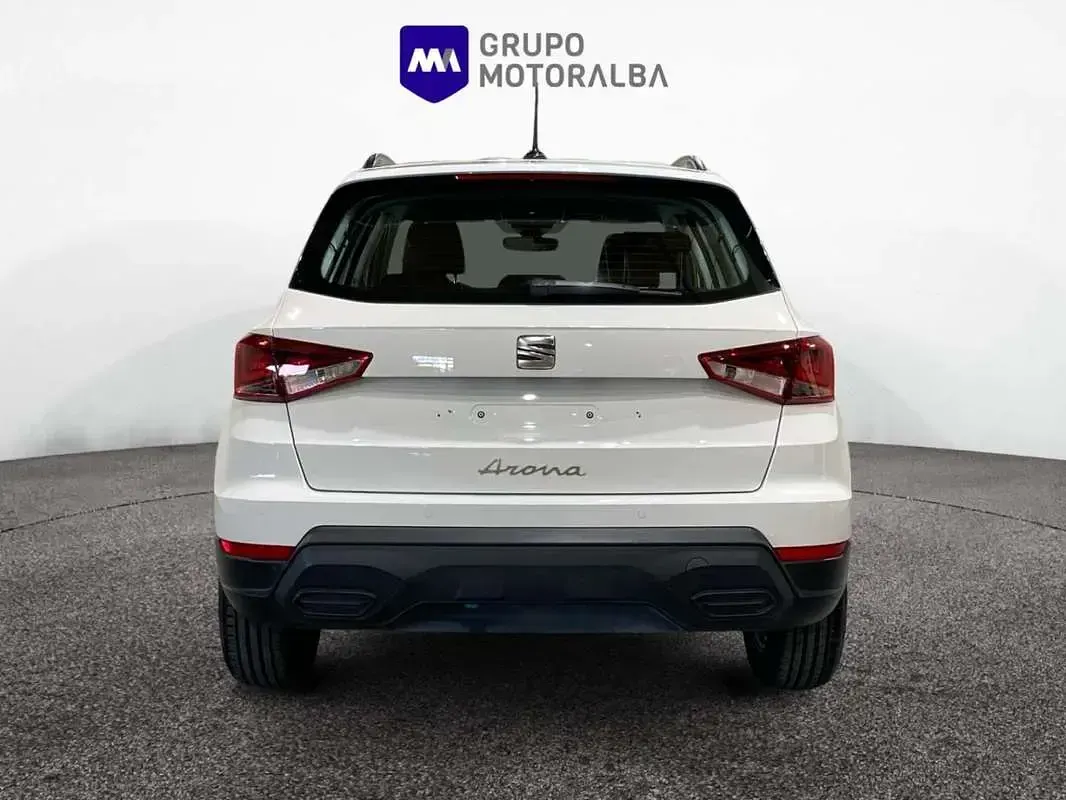 Usado Seat Arona Style 110 CV (80 kW) 2024 Blanco SUV