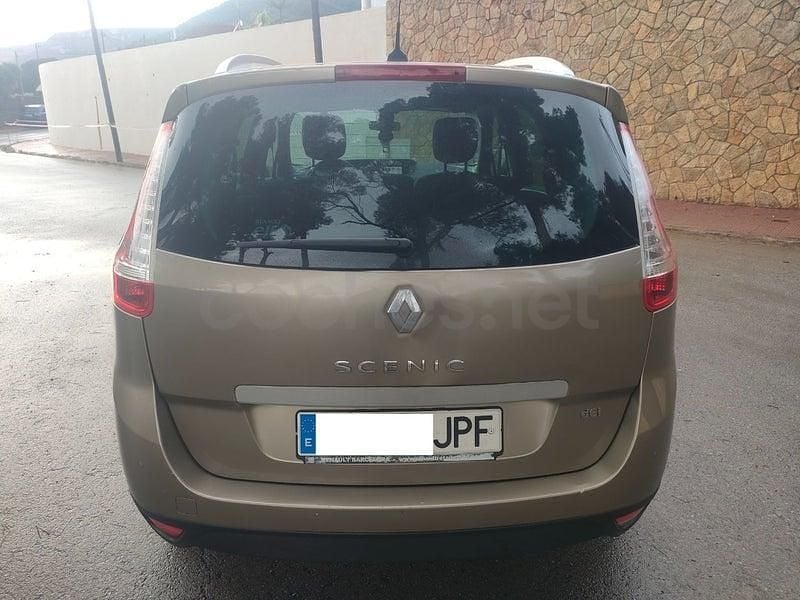 Usado Renault Grand Scénic IV Bose Edition 130 CV (95 kW) 2016 Beige Monovolumen
