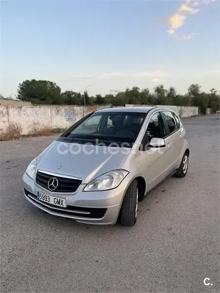 Usado Mercedes A180 Avantgarde 109 CV (80 kW) 2009 Gris / plata Monovolumen
