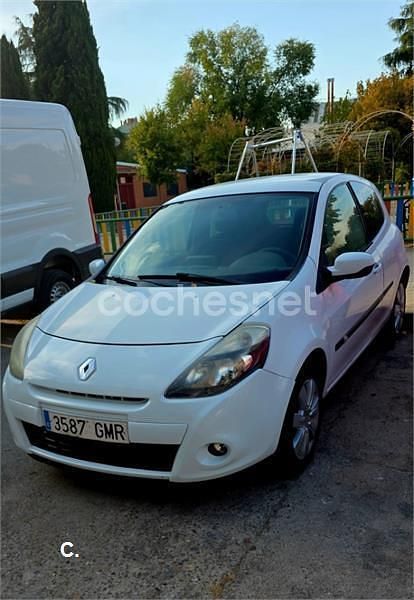 Blanco Usado 2009 Renault Clio II Berlina | 2950 € (Buen precio) - Imagen 1/1