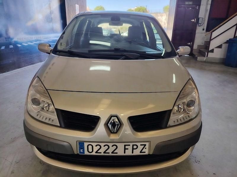 Usado Renault Grand Scénic II Dynamique 105 CV (77 kW) 2007 Beige Monovolumen