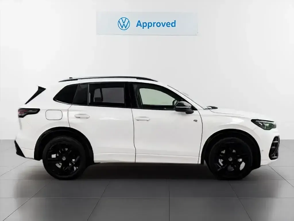 Usado VW Tiguan R-line 150 CV (110 kW) 2025 Blanco SUV