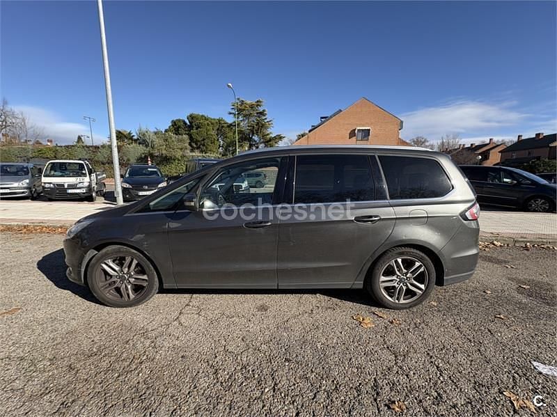 Usado Ford Galaxy Titanium 180 CV (132 kW) 2015 Gris / plata Monovolumen