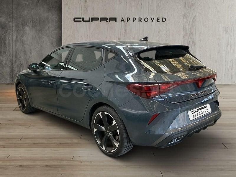 Usado Cupra Leon 150 CV (110 kW) 2025 Azul Berlina