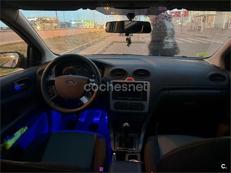 Usado Ford Focus Trend 100 CV (73 kW) 2006 Negro Berlina