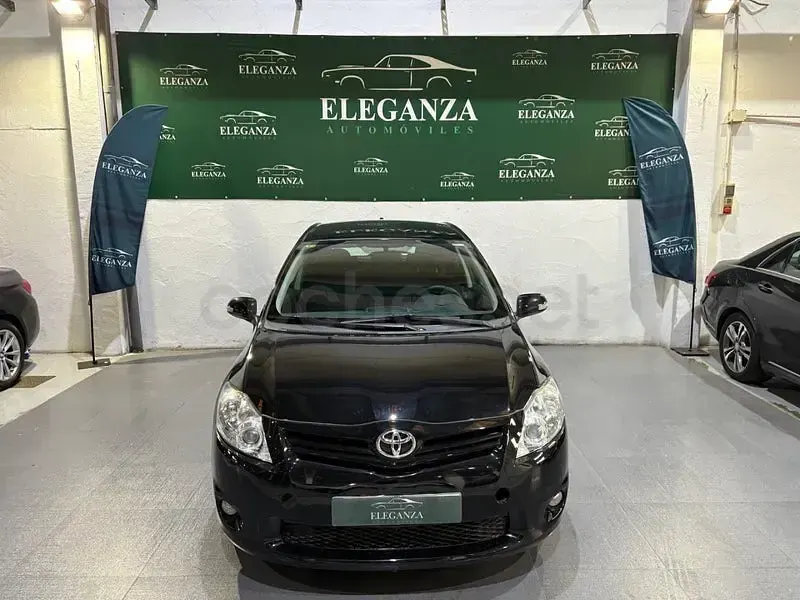 Usado Toyota Auris Luna 90 CV (66 kW) 2010 Negro Utilitario