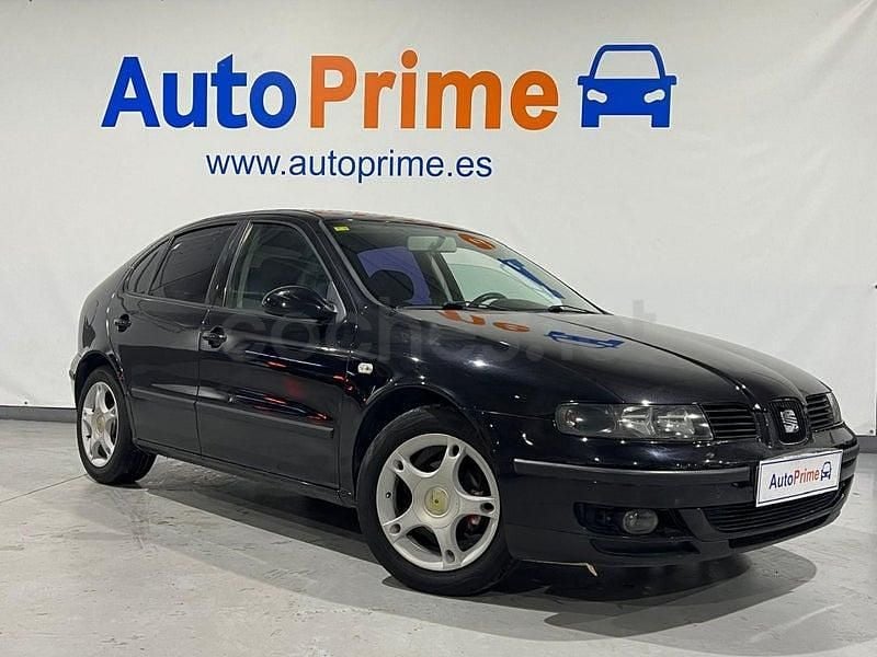 Usado Seat Leon Sport 105 CV (77 kW) 2003 Negro Utilitario
