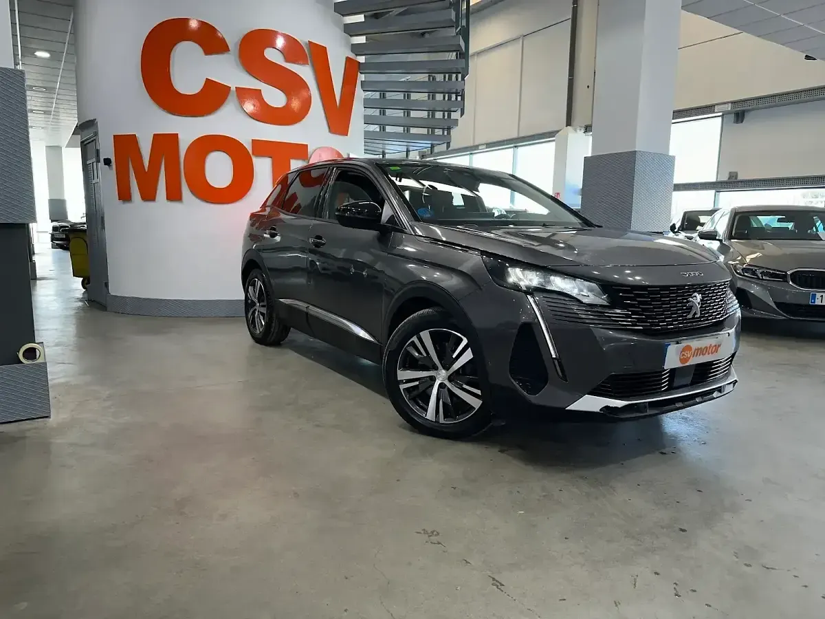 Usado Peugeot 3008 Allure 226 CV (166 kW) 2022 Gris SUV