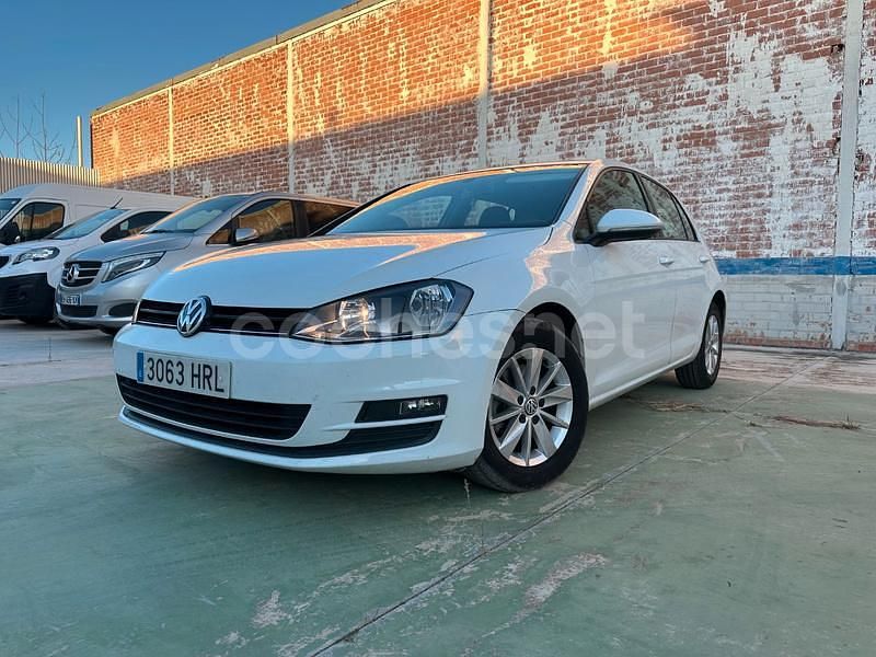 Usado VW Golf VII Advance 105 CV (77 kW) 2013 Blanco Berlina