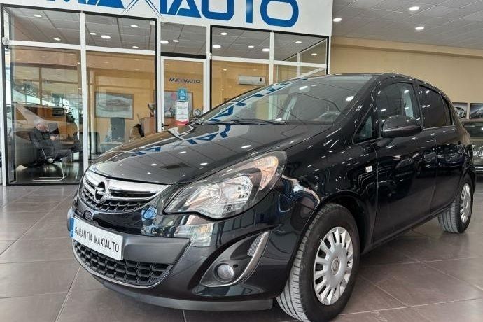 Negro Usado 2014 Opel Corsa Expression Utilitario | 7900 € (Un poco caro) - Imagen 1/4