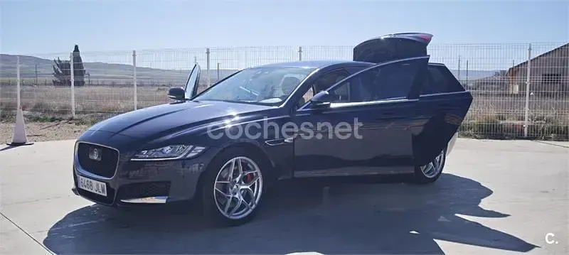 Usado Jaguar XF Portfolio 300 CV (220 kW) 2016 Azul Berlina