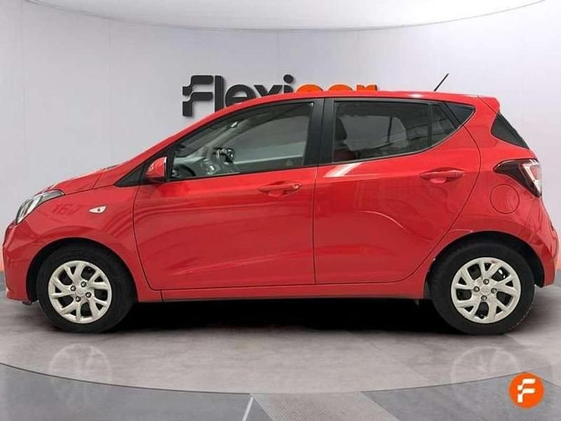 Usado Hyundai i10 GO! 67 CV (49 kW) 2019 Rojo Utilitario