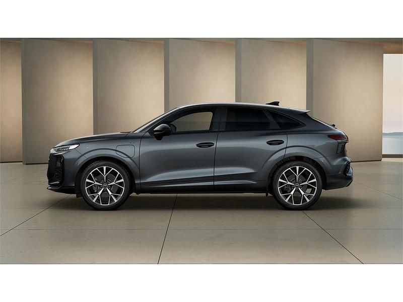 Nuevo Audi Q3 Sportback Ambiente 272 CV (200 kW) 2025 Gris daytona SUV