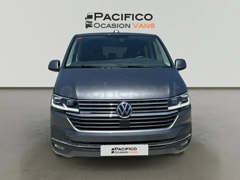 Usado VW Multivan 150 CV (110 kW) 2021 Gris / plata Monovolumen