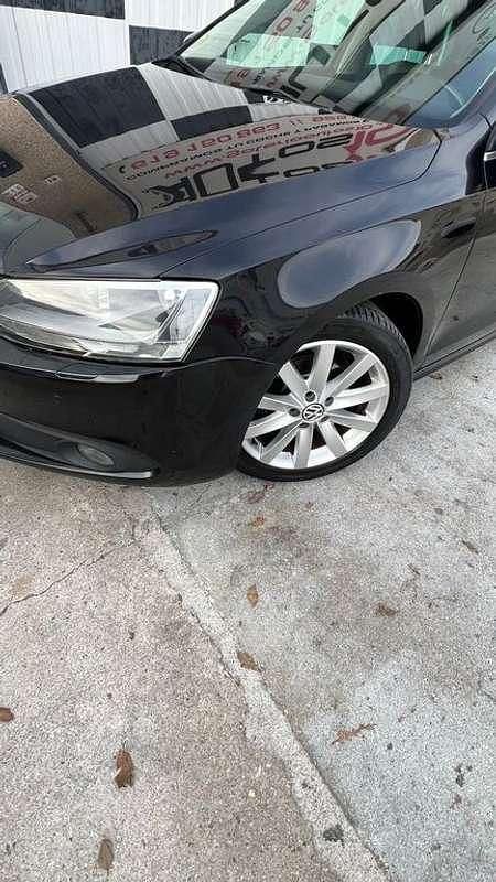 Usado VW Jetta Advance 105 CV (77 kW) 2012 Negro Berlina