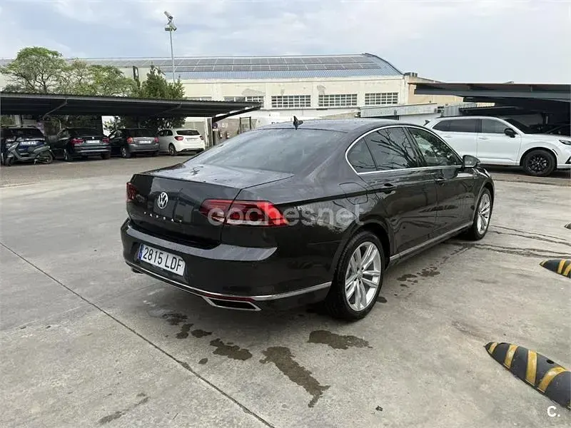 Usado VW Passat GTE 218 CV (160 kW) 2019 Negro Berlina